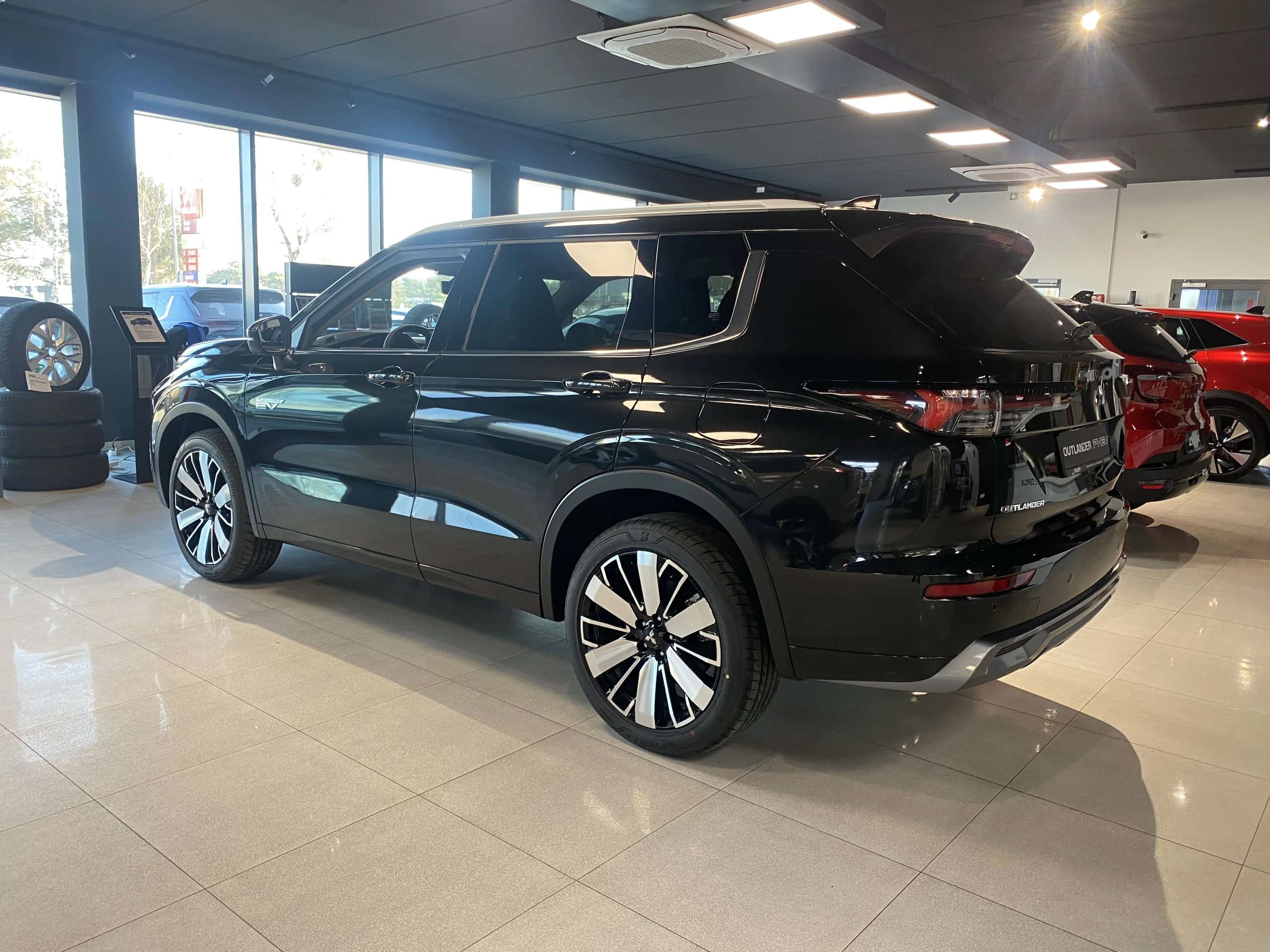 Outlander PHEV - Zdjęcie 2