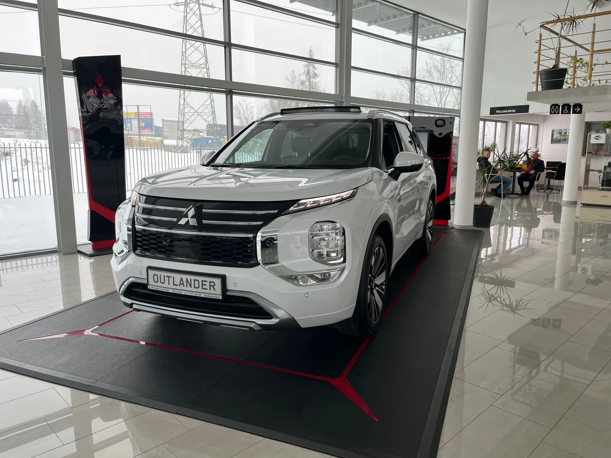 Outlander PHEV - Zdjęcie 1