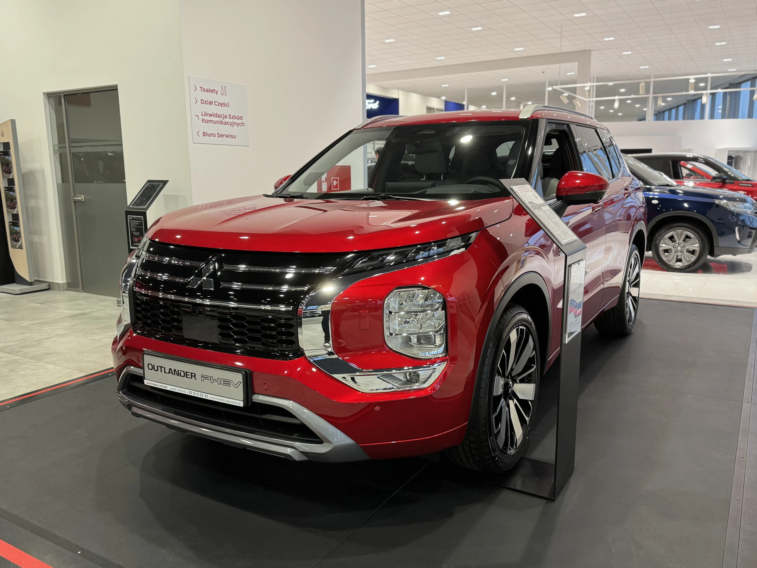 Outlander PHEV - Zdjęcie 1