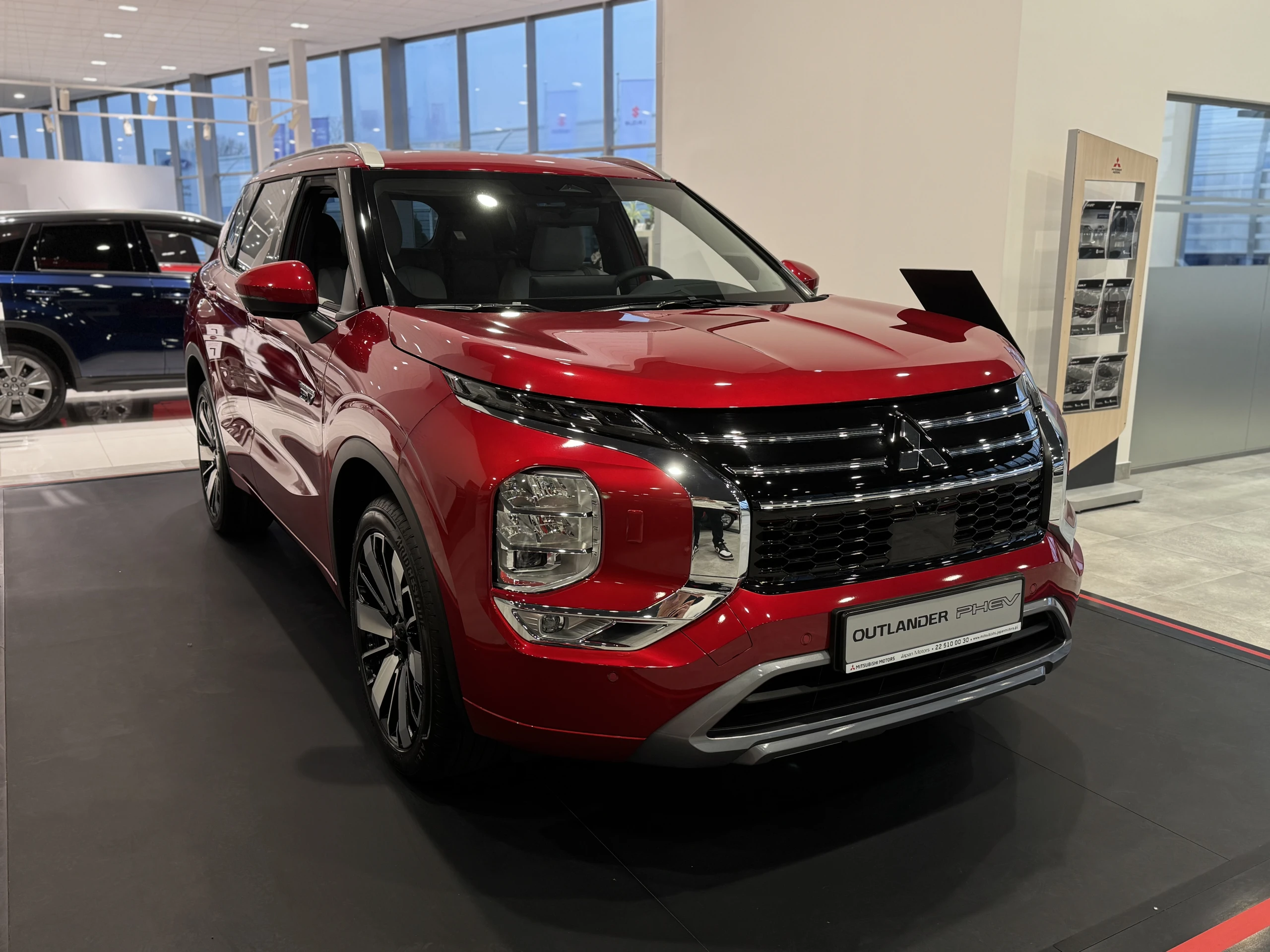 Outlander PHEV - Zdjęcie 2