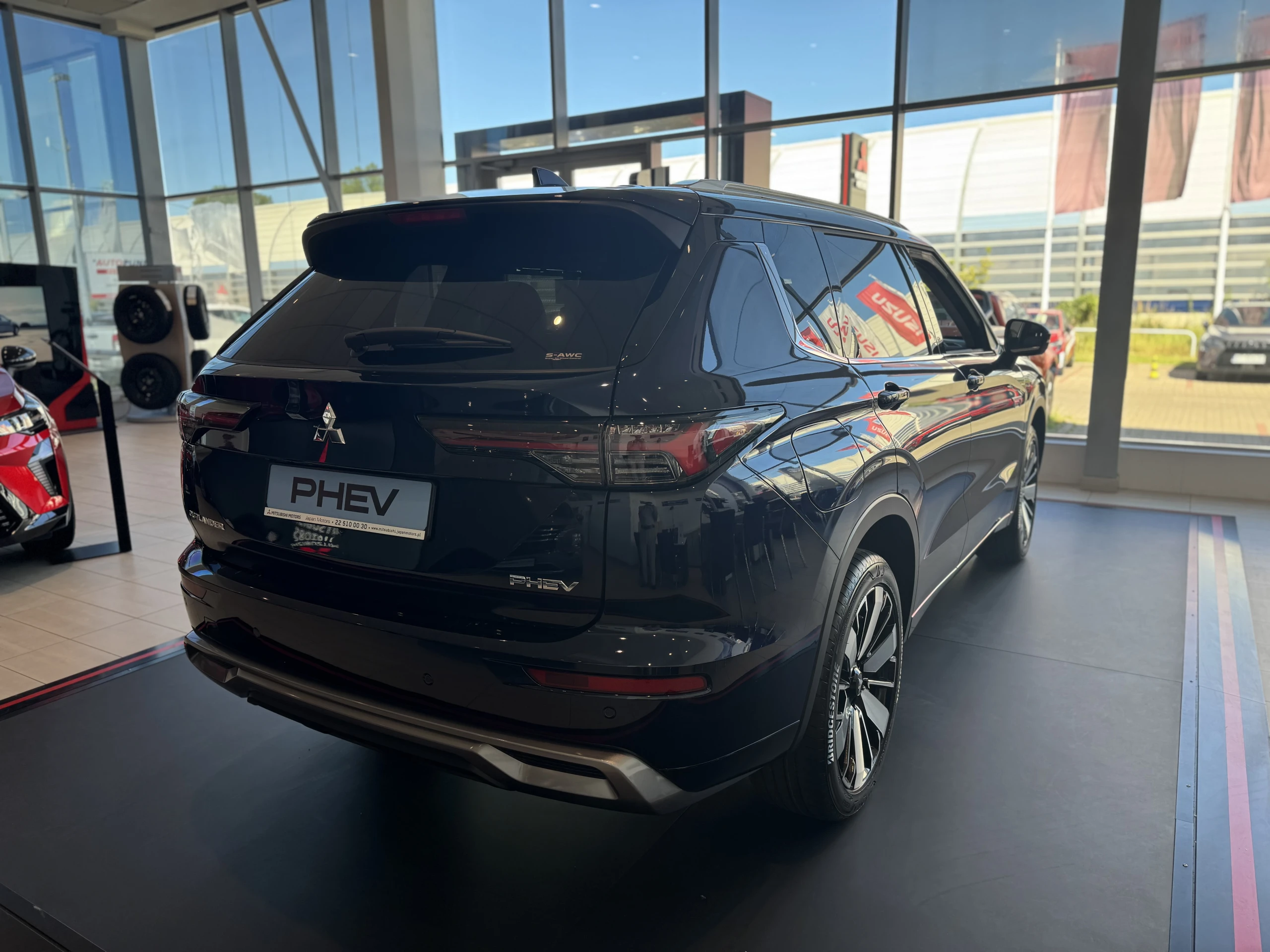 Outlander PHEV - Zdjęcie 4