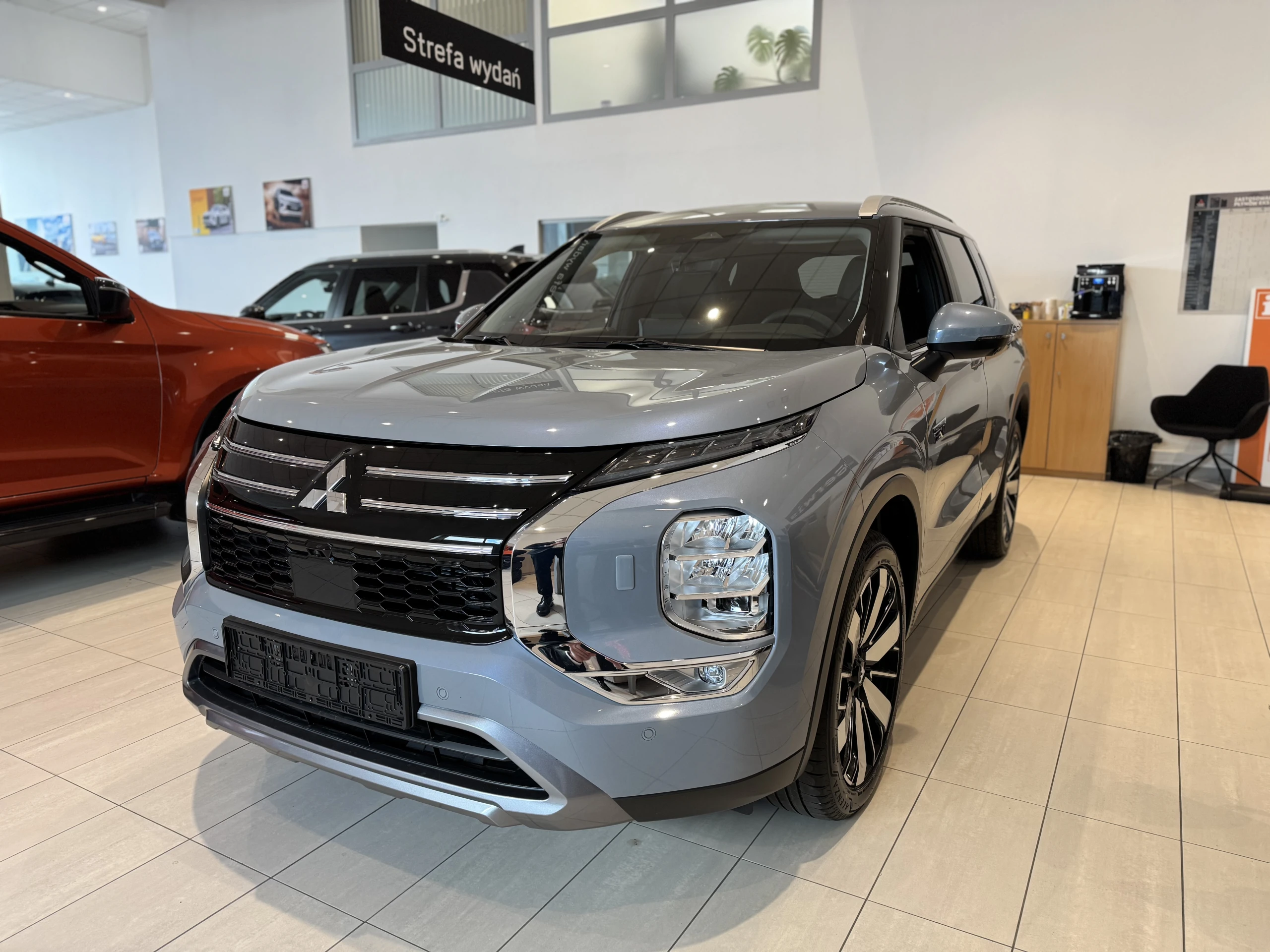 Outlander PHEV - Zdjęcie 1