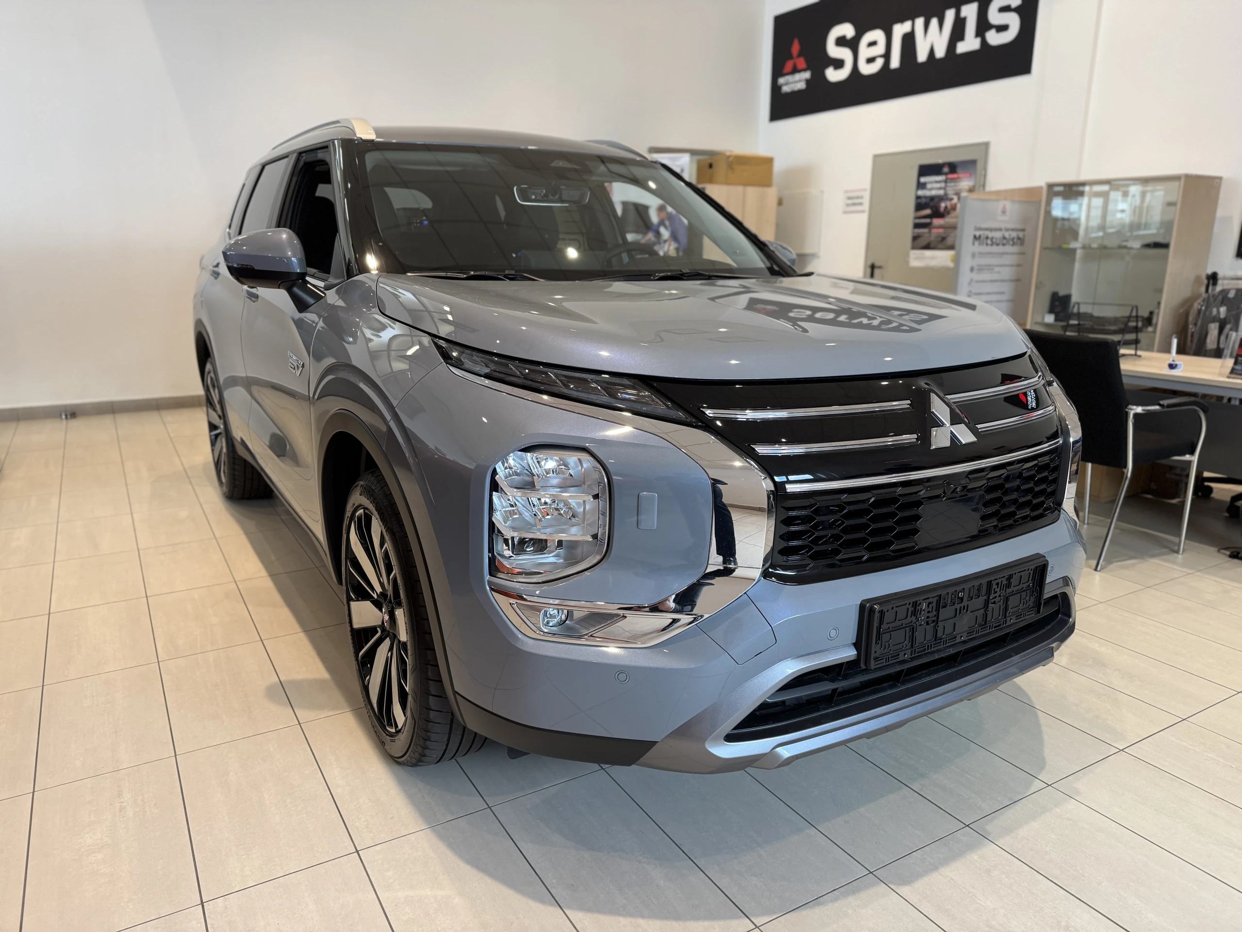 Outlander PHEV - Zdjęcie 2